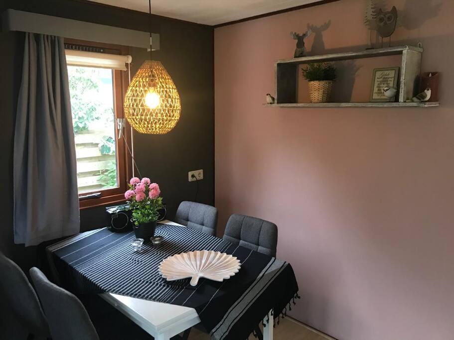 Sfeervol Chalet In Drenthe Bij Het Dwingelderveld Villa Spier Екстериор снимка